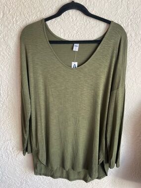 New Luxe Lightweight Olive Green Women's V-Neck Tunic Top